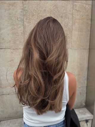 ☁️ soft layers, sunlit tones, effortless flow ✨🤎 @tyna_vlasy @kadernikdd